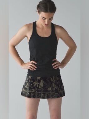 Lululemon City Sky Run By Skirt Black Camo Pleated  skirt Size 12